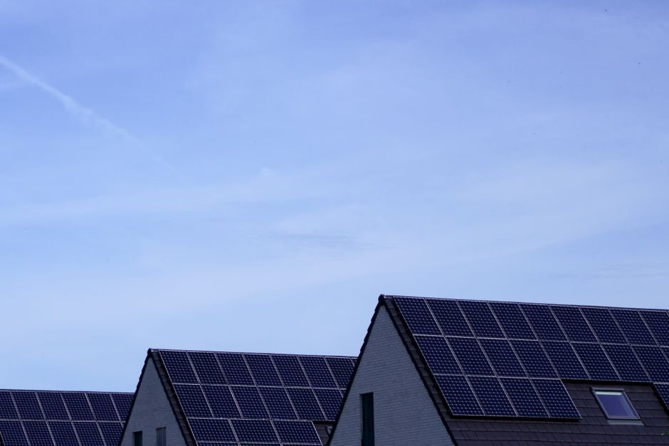 zonnepanelen, Leiden foto voor Zonnepanelen op je dak in Leiden: waar let je op?
